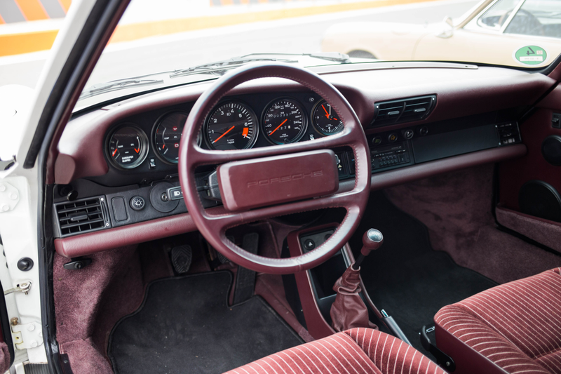 Illustration for article titled How the Porsche 911's Interior and Iconic Five-Gauge Cluster Have Evolved Over Time